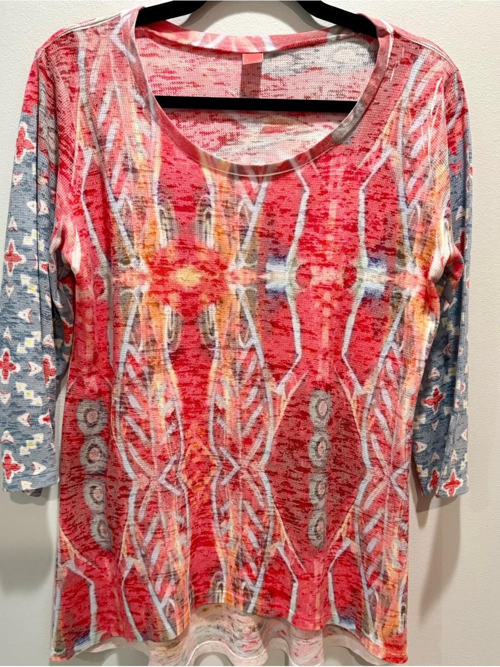 Before + Again Red Abstract Print Lightweight Knit Top Size L